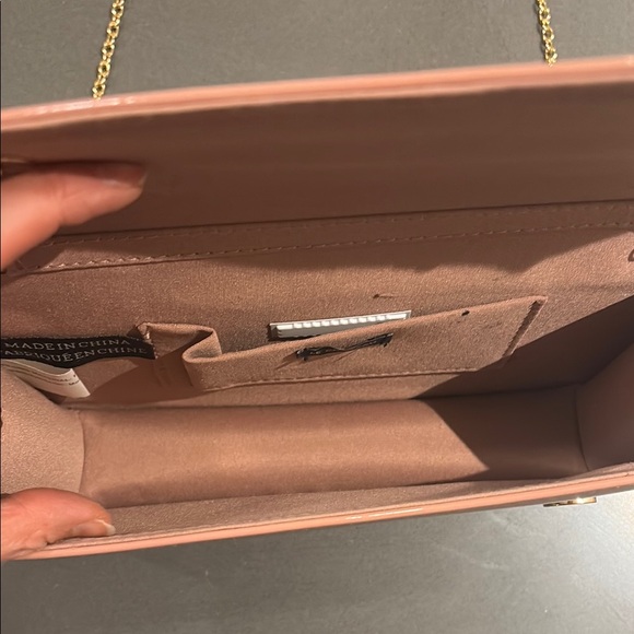 Le Chateau Light Pink Clutch with Chain - Picture 3 of 4